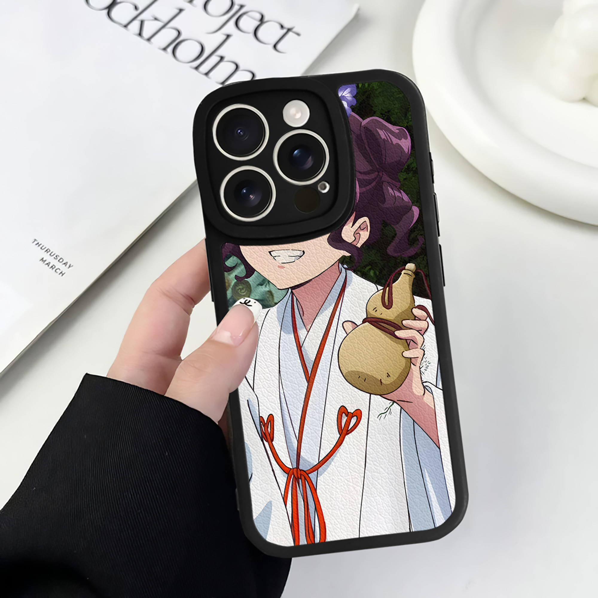 薬屋のひとりごと The Apothecary Diaries 【iPhone 16シリーズ対応】シリコンスマホケース（レザー調） 材質：シリコン